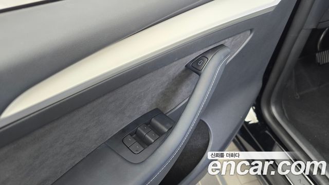 Tesla Model Y Long Range AWD 2024 — фото 20