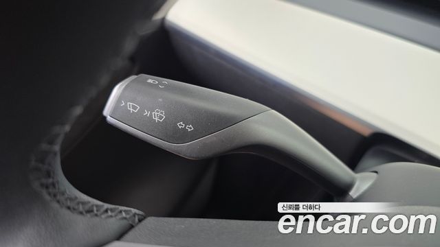 Tesla Model Y Long Range AWD 2024 — фото 27