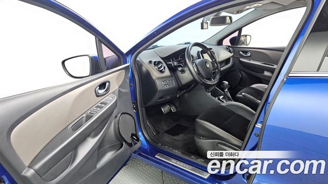 Renault Korea Clio Intens 2018 — фото 10