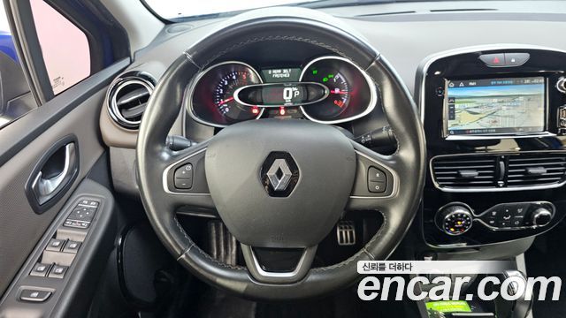Renault Korea Clio Intens 2018 — фото 14