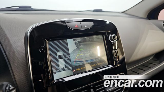 Renault Korea Clio Intens 2018 — фото 15