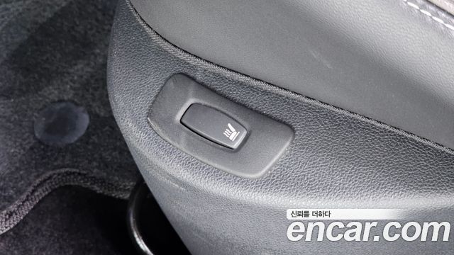 Renault Korea Clio Intens 2018 — фото 16