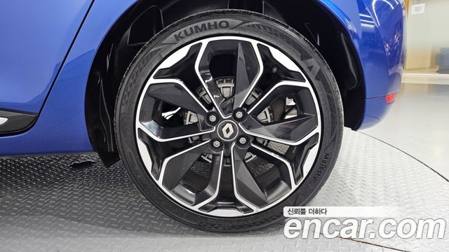 Renault Korea Clio Intens 2018 — фото 21