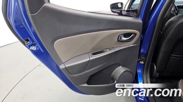 Renault Korea Clio Intens 2018 — фото 25