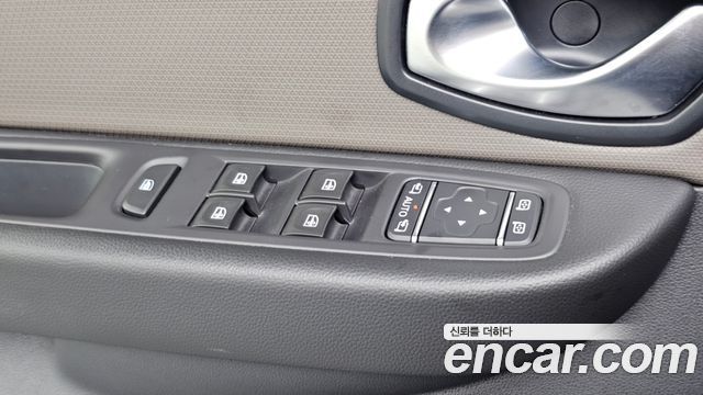 Renault Korea Clio Intens 2018 — фото 27