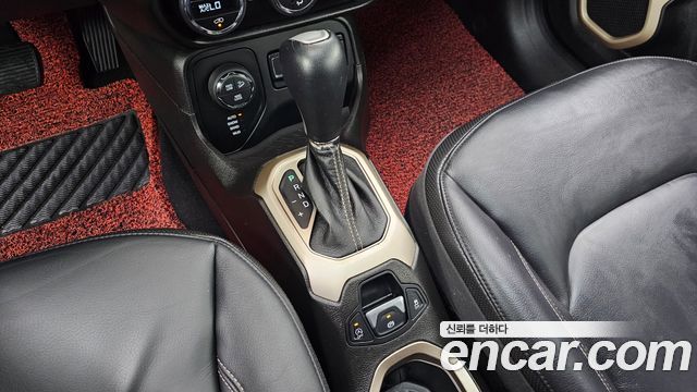 Jeep Renegade 2.0 Diesel Limited AWD 2017 — фото 9