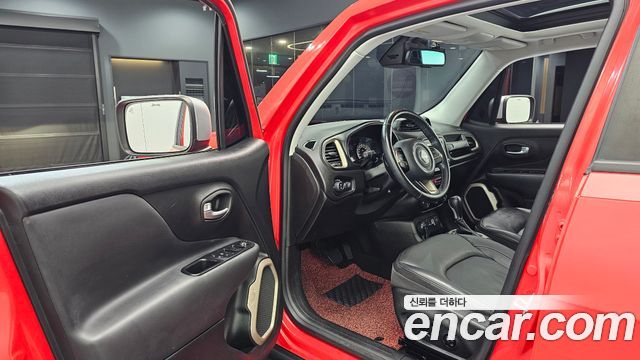 Jeep Renegade 2.0 Diesel Limited AWD 2017 — фото 10