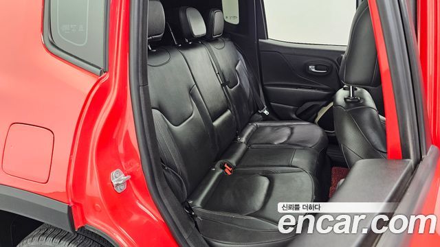 Jeep Renegade 2.0 Diesel Limited AWD 2017 — фото 11