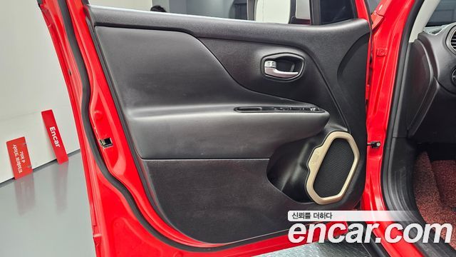 Jeep Renegade 2.0 Diesel Limited AWD 2017 — фото 24