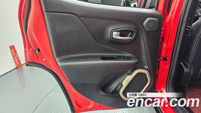 Jeep Renegade 2.0 Diesel Limited AWD 2017 — фото 25
