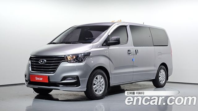 Hyundai Grand Starex Van 5-Seater Modern