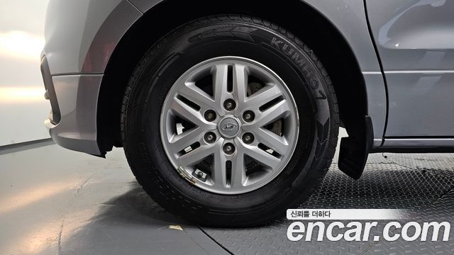 Hyundai Grand Starex Van 5-Seater Modern 2021 — фото 5