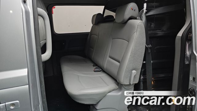 Hyundai Grand Starex Van 5-Seater Modern 2021 — фото 12