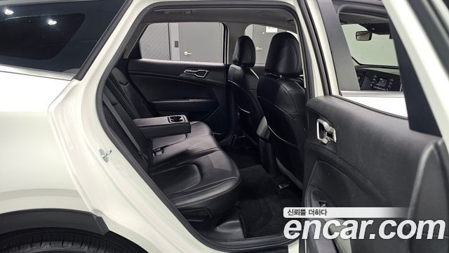 Kia Sportage (V) Diesel 2.0 2WD Trendy 2023 — фото 11