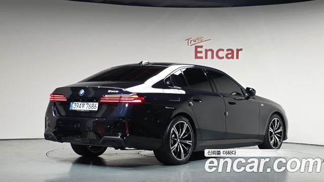 BMW 5 Series (G60) 530e M Sport 2025 — фото 2