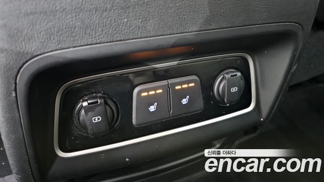 Hyundai Grand Starex 4WD Limousine 2019 — фото 12