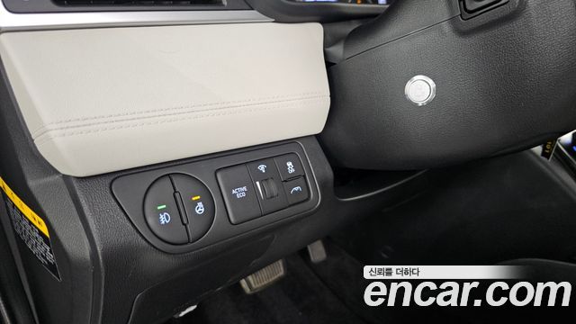 Hyundai Grand Starex 4WD Limousine 2019 — фото 20