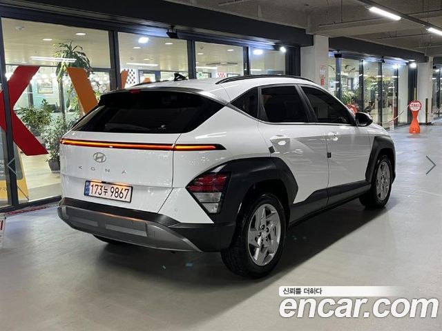 Hyundai Kona (SX2) Gasoline 2.0 2WD Premium 2023 — фото 4