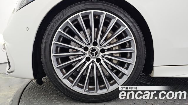 Mercedes-Benz C-Class (W206) C300 4MATIC AMG Line 2023 — фото 5