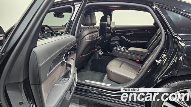 Audi A8 (D5) 55 TFSI Quattro Premium LWB 2022 — фото 26