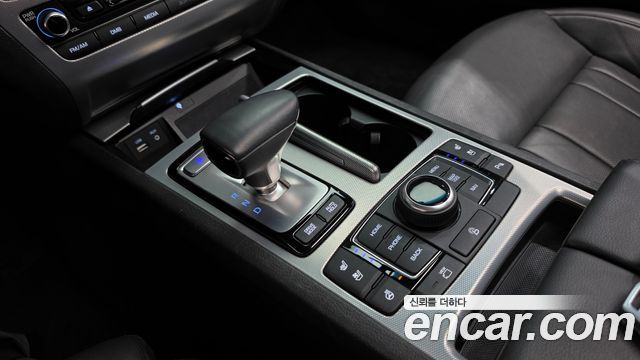 Genesis G80 3.3 GDI AWD Premium Luxury 2017 — фото 35