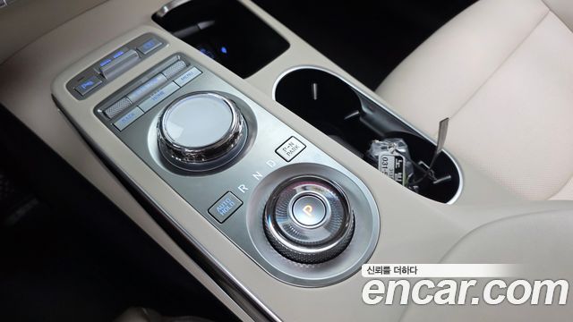 Genesis GV70 2.2 Diesel 2WD 2024 — фото 9