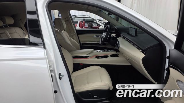 Genesis GV70 2.2 Diesel 2WD 2024 — фото 11