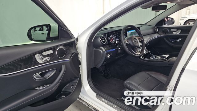 Mercedes-Benz E-Class (W213) E220d Avantgarde 2018 — фото 10