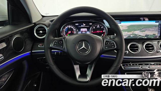 Mercedes-Benz E-Class (W213) E220d Avantgarde 2018 — фото 17
