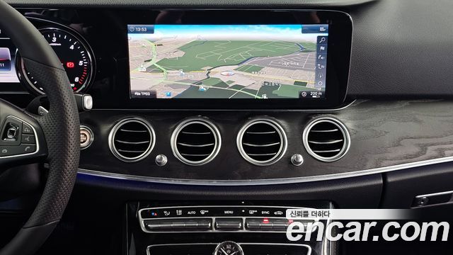 Mercedes-Benz E-Class (W213) E220d Avantgarde 2018 — фото 18