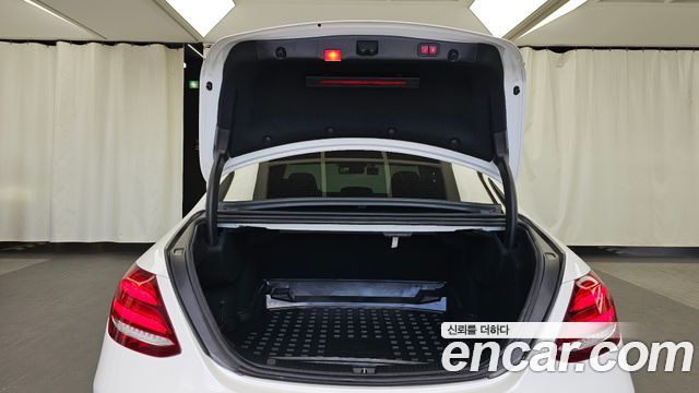 Mercedes-Benz E-Class (W213) E220d Avantgarde 2018 — фото 24