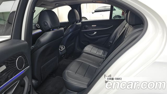 Mercedes-Benz E-Class (W213) E220d Avantgarde 2018 — фото 32