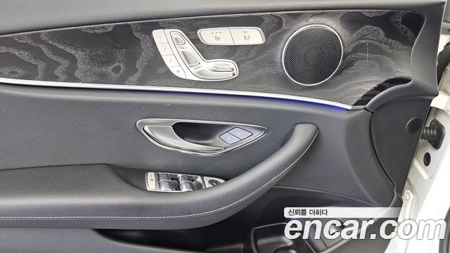 Mercedes-Benz E-Class (W213) E220d Avantgarde 2018 — фото 39