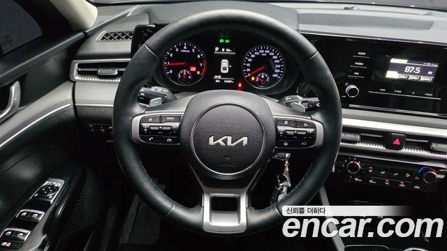 Kia K5 (III) 2.0 Trendy 2023 — фото 13