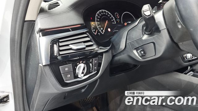 BMW 5 Series (G30) 520i Luxury 2019 — фото 18