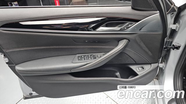 BMW 5 Series (G30) 520i Luxury 2019 — фото 24