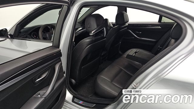 BMW 5 Series (F10) 530d xDrive M Aero Dynamic 2016 — фото 12