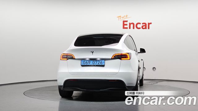 Tesla Model Y RWD 2024 — фото 4