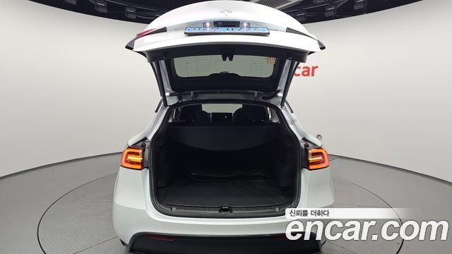 Tesla Model Y RWD 2024 — фото 27