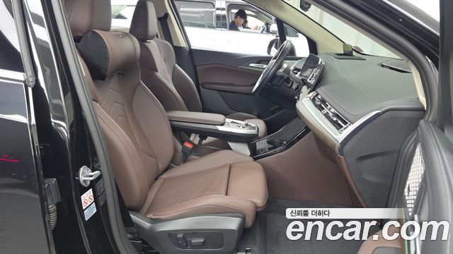 BMW 2 Series Active Tourer (U06) 220i Luxury 2024 — фото 32