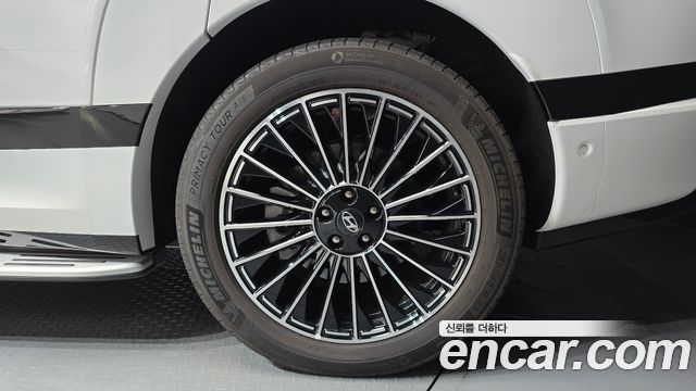 Hyundai Ioniq 9 Performance Type AWD 6-Seater Calligraphy 2025 — фото 21