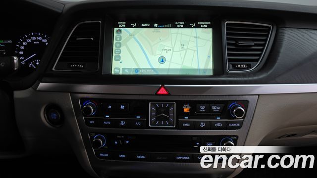 Genesis G80 3.3 GDI Premium Luxury 2017 — фото 14