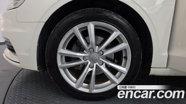 Audi A3 35 TDI Dynamic 8V 2015 — фото 5