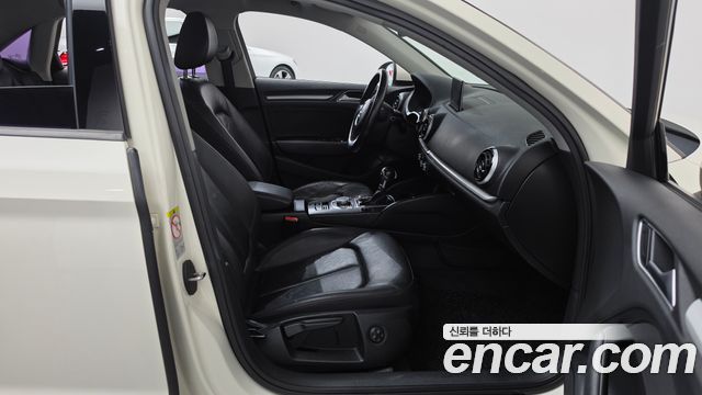 Audi A3 35 TDI Dynamic 8V 2015 — фото 11
