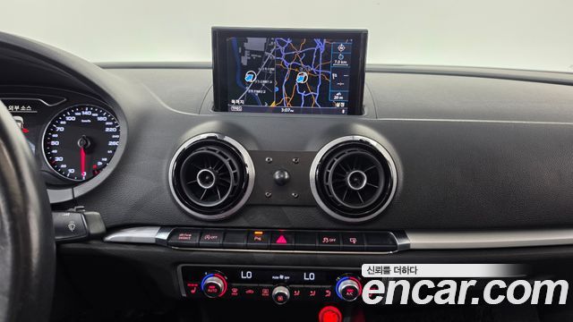 Audi A3 35 TDI Dynamic 8V 2015 — фото 15