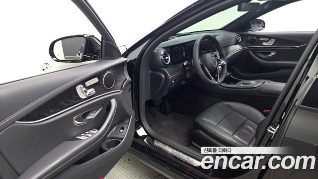 Mercedes-Benz E-Class (W213) E250 AMG Line 2023 — фото 10
