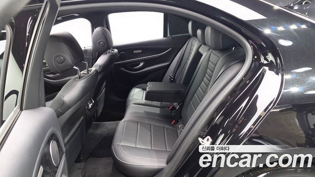 Mercedes-Benz E-Class (W213) E250 AMG Line 2023 — фото 12