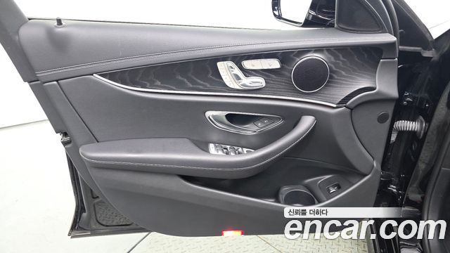Mercedes-Benz E-Class (W213) E250 AMG Line 2023 — фото 24