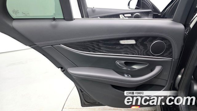 Mercedes-Benz E-Class (W213) E250 AMG Line 2023 — фото 25