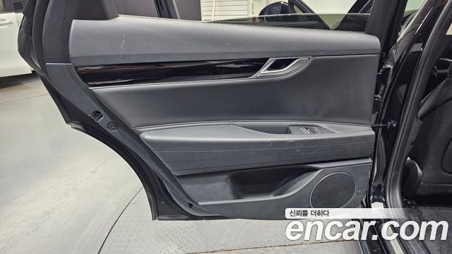 Genesis G80 (RG3) Gasoline 2.5 Turbo AWD 2022 — фото 25